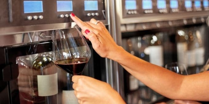 In der Vinothek Wein einkaufen